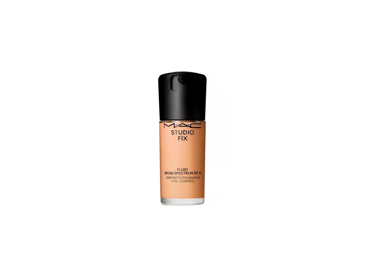 Revisão Base Líquida MAC Soft Matte Studio Fix FPS 15: O clássico evoluiu para tratar a pele e corrigir antigos defeitos