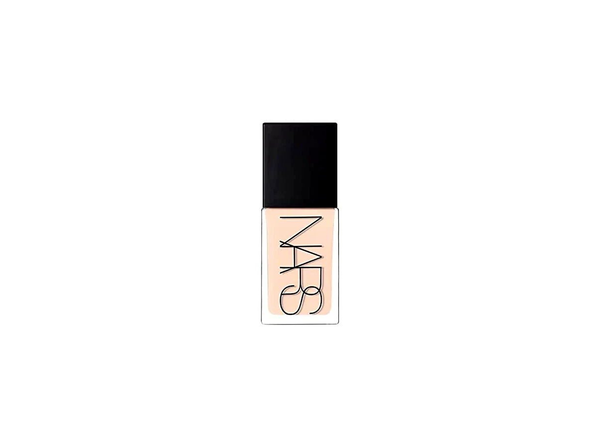 Revisão NARS Light Reflecting Advanced Skincare Foundation: pele radiante e impecável sob qualquer luz
