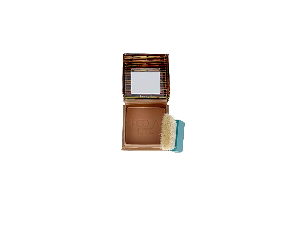 Revisão Benefit Cosmetics Hoola Lite Matte Powder Bronzer: o aliado ideal para sombreamento neutro em peles muito claras
