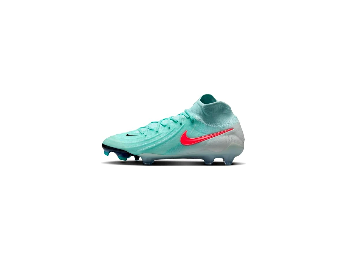 Revisão Nike Phantom Luna 2 Elite FG: tração rotacional que poupa o joelho sem sacrificar a agilidade