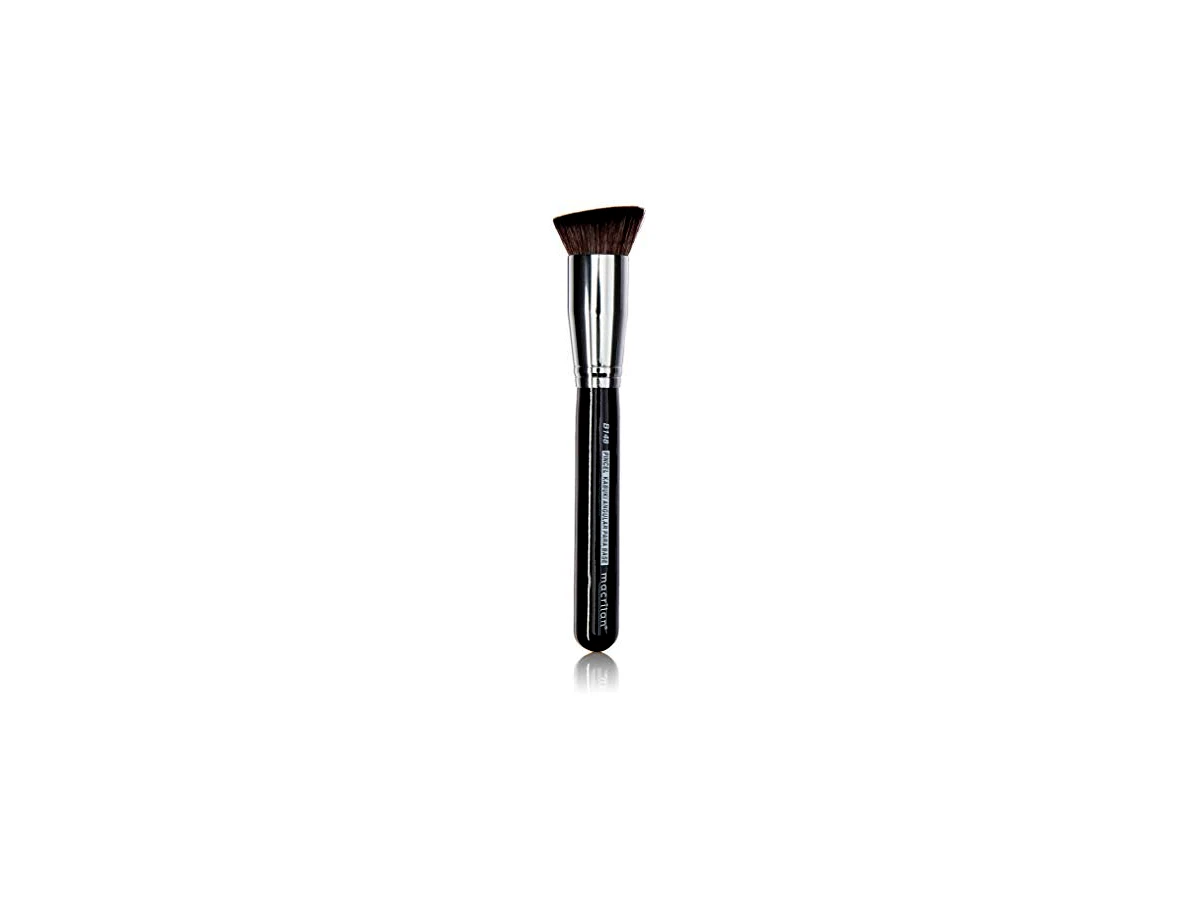 Revisão Macrilan Pincel Profissional Kabuki Angular Para Base - Linha B - B148: precisão e acabamento polido por um preço acessível