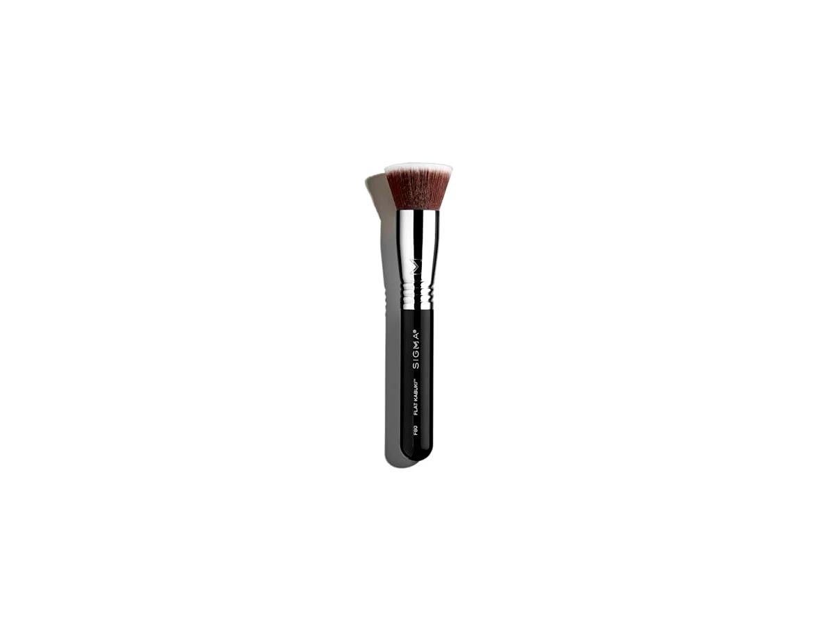 Revisão Sigma Beauty F80 Flat Kabuki Brush: o investimento definitivo para acabamento de alta definição
