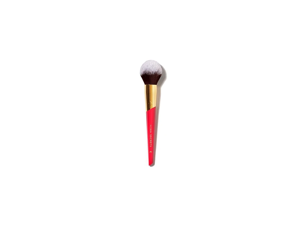Revisão Sigma Beauty F10 Powder/Blush Brush: durabilidade premium para pó e blush