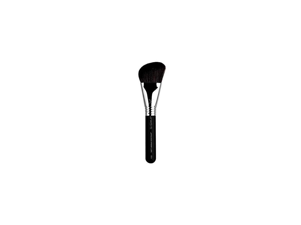 Revisão Sigma Beauty F23 Soft Angled Contour Brush: O investimento definitivo para contornos suaves em pó