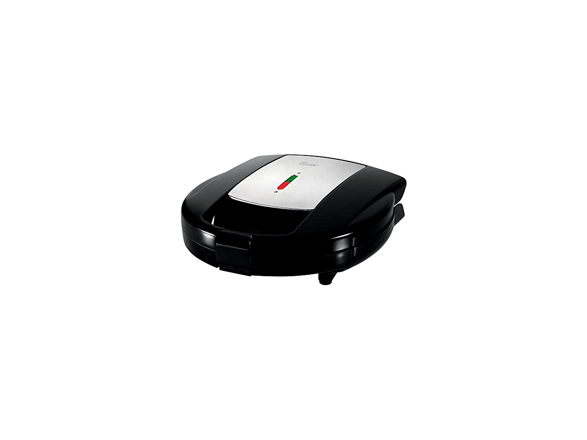 Revisão Sanduicheira e Máquina de Waffle Oster Chrome 2 em 1 700W: a campeã em compactação e waffles precisos
