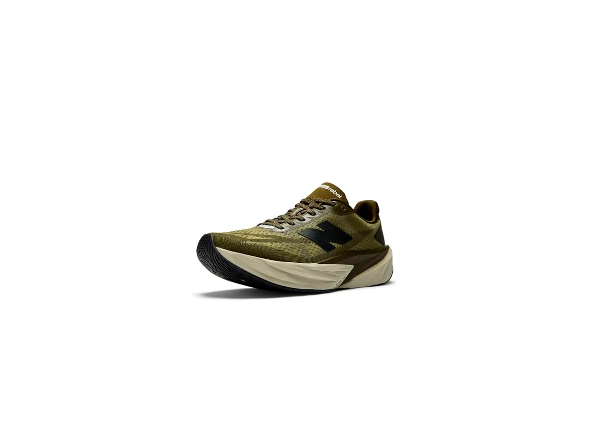 Revisão New Balance FuelCell Rebel V5: a escolha ultraleve para treinos de velocidade sem placa