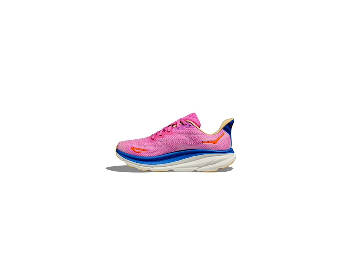 Revisão Hoka Clifton 9 Feminino: máximo amortecimento e estabilidade sem pesar nos pés