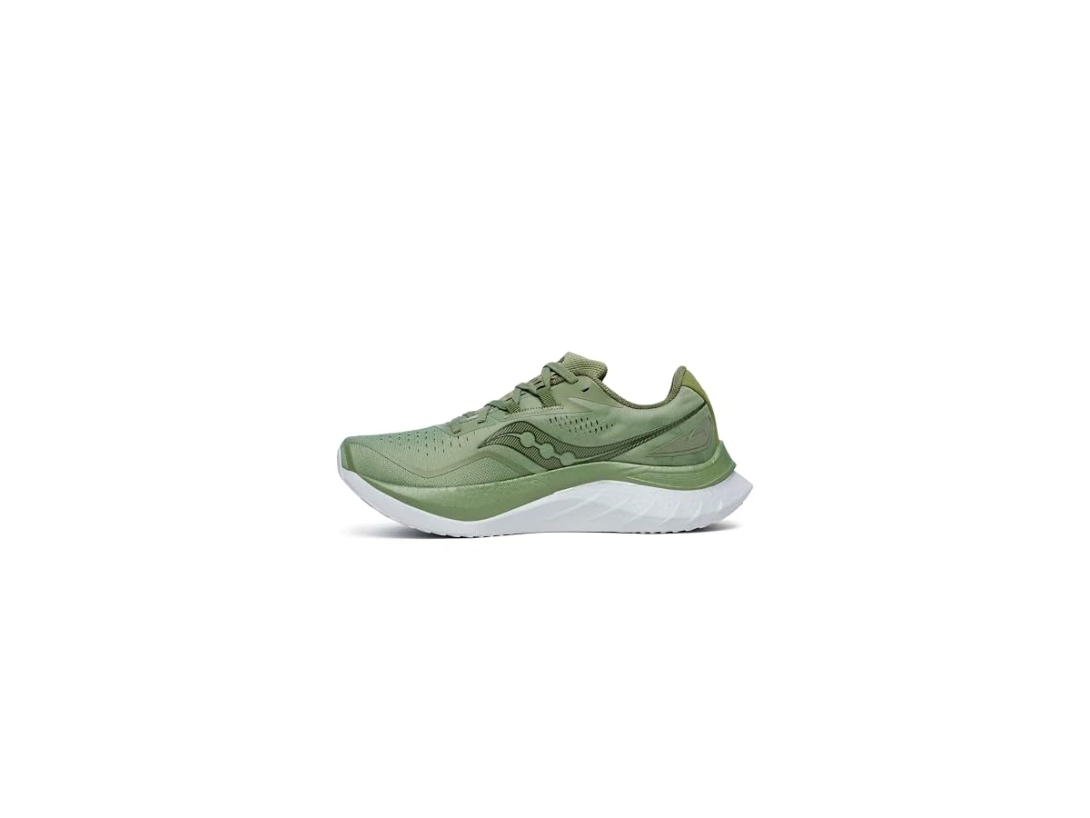 Revisão Saucony Endorphin Speed 4 Feminino: o equilíbrio perfeito entre placa flexível e velocidade no asfalto